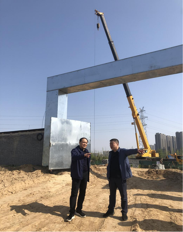 鄭州市建設(shè)投資集團(tuán)有限公司黨委委員、副總經(jīng)理張巖到侯寨新鎮(zhèn)區(qū)安置區(qū)調(diào)研項目建設(shè)工作