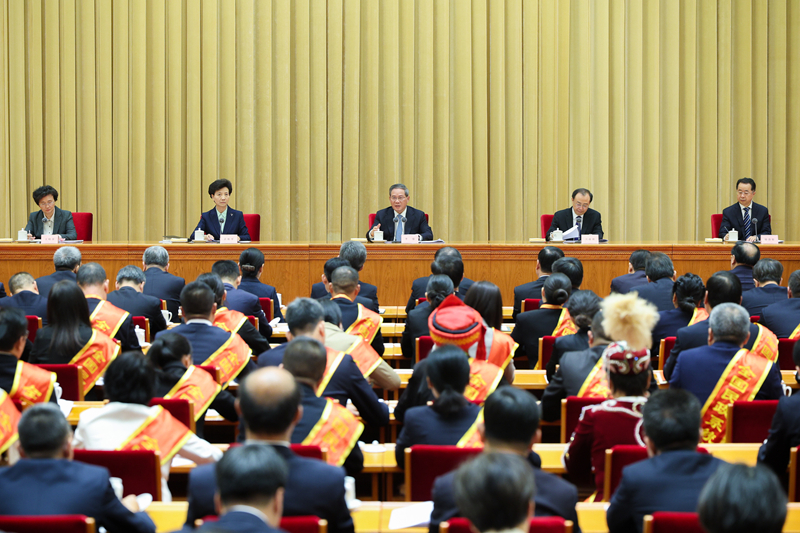 習(xí)近平對民政工作作出重要指示：加強普惠性基礎(chǔ)性兜底性民生建設(shè) 積極主動為人民群眾做好事辦實事解難事